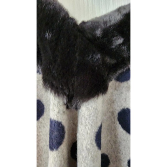 Loft Acrylic Blended Fabric Poncho Polka Dots Size Medium - Picture 4 of 8